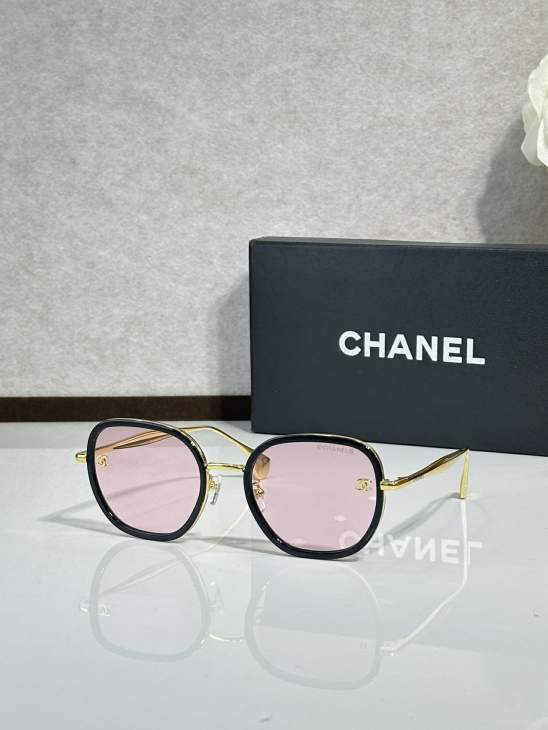 Picture of Chanel Sunglasses _SKUfw77364626fw
